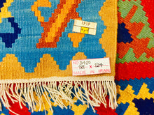 Carica l&#39;immagine nel visualizzatore di Gallery, Kilim N.3420
