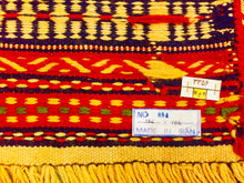 Carica l&#39;immagine nel visualizzatore di Gallery, Kilim N.884
