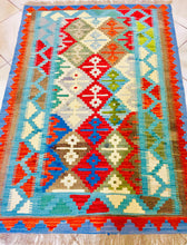 Carica l&#39;immagine nel visualizzatore di Gallery, Kilim N.894
