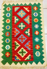 Carica l&#39;immagine nel visualizzatore di Gallery, Kilim N.3397
