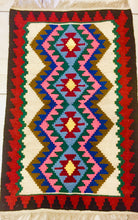 Carica l&#39;immagine nel visualizzatore di Gallery, Kilim N.3399
