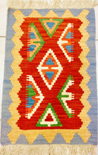 Carica l&#39;immagine nel visualizzatore di Gallery, Kilim N.3401
